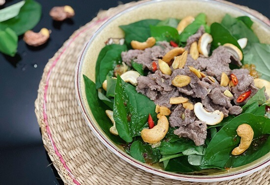Diep-ca-thuc-pham-vang-trong-lang-giam-tri-tao-bon-2.png