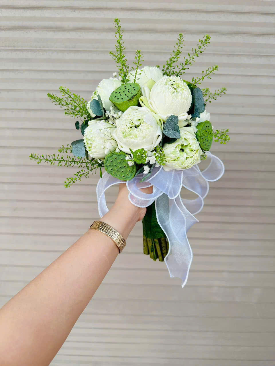 Hoa cầm tay cô dâu B004