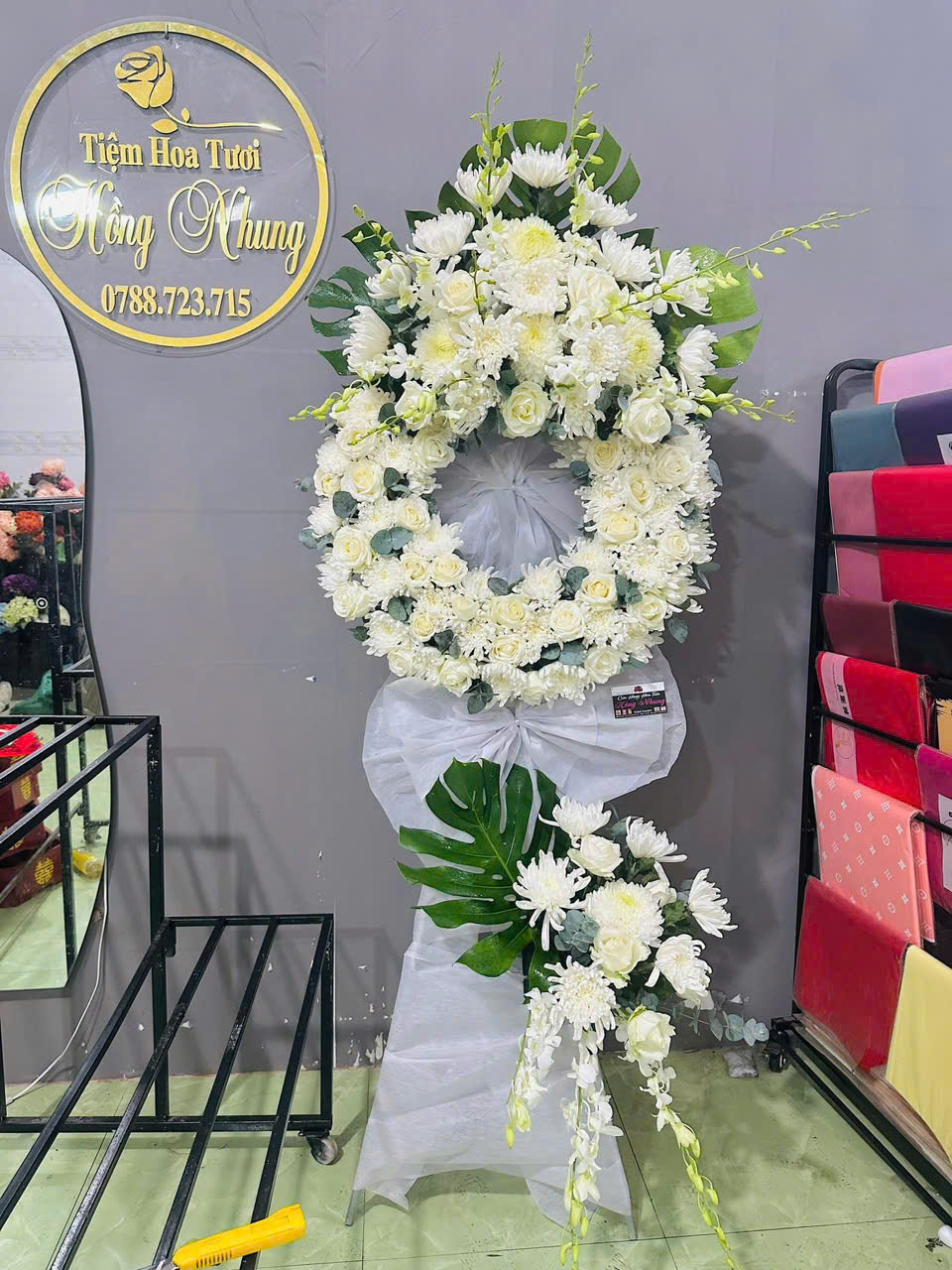 Kệ hoa kính viếng E014