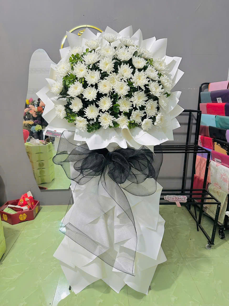 Kệ hoa kính viếng E015