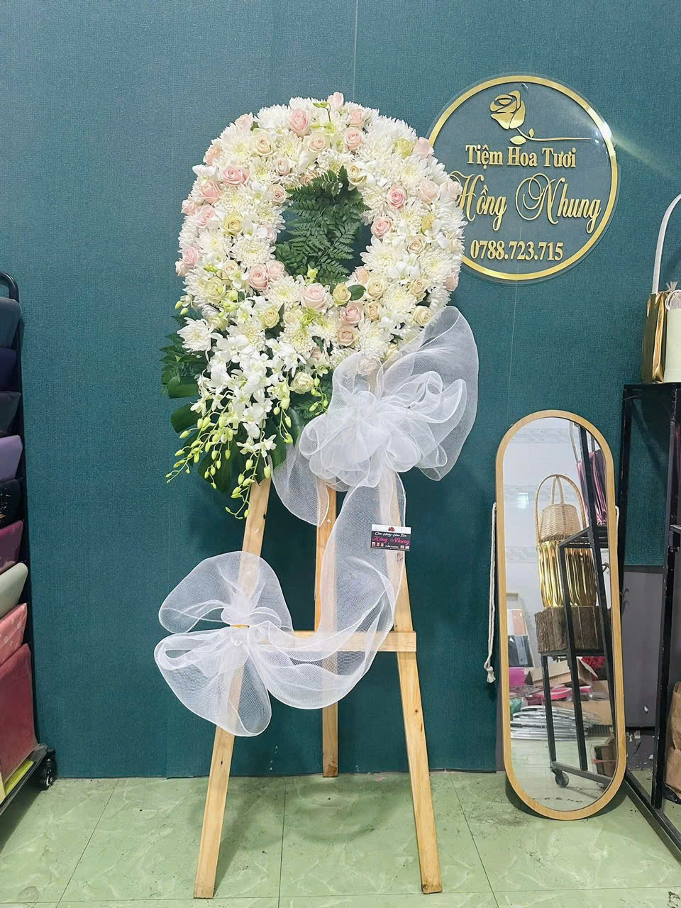Kệ hoa kính viếng E018