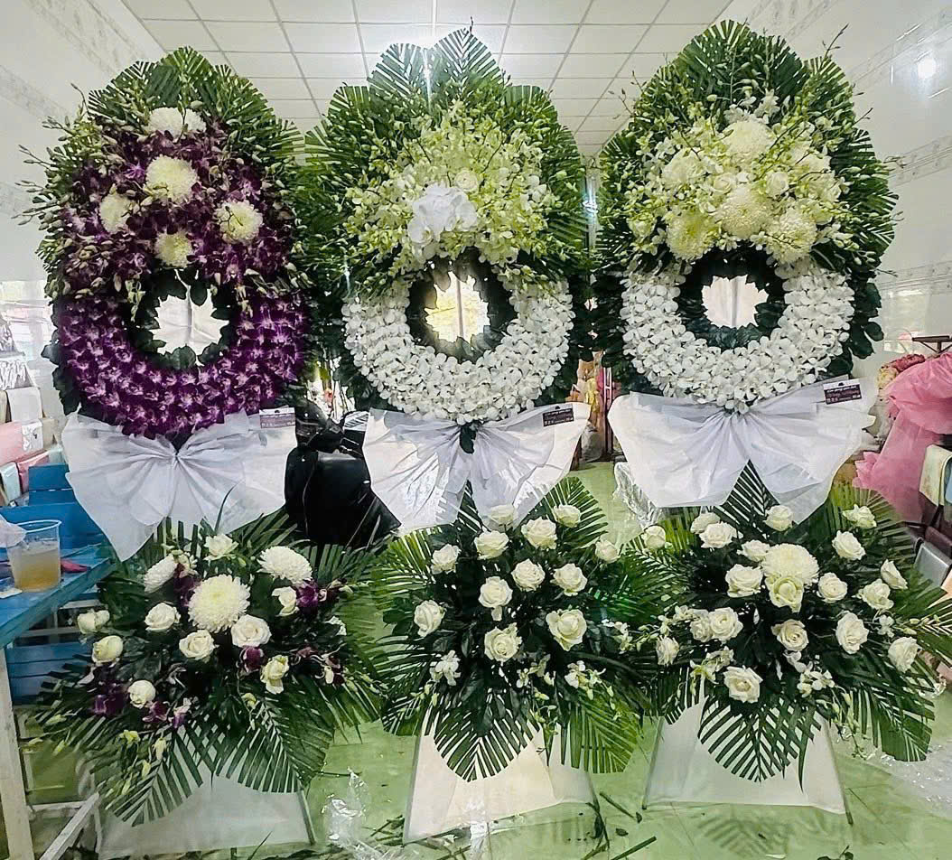 Kệ hoa kính viếng E024