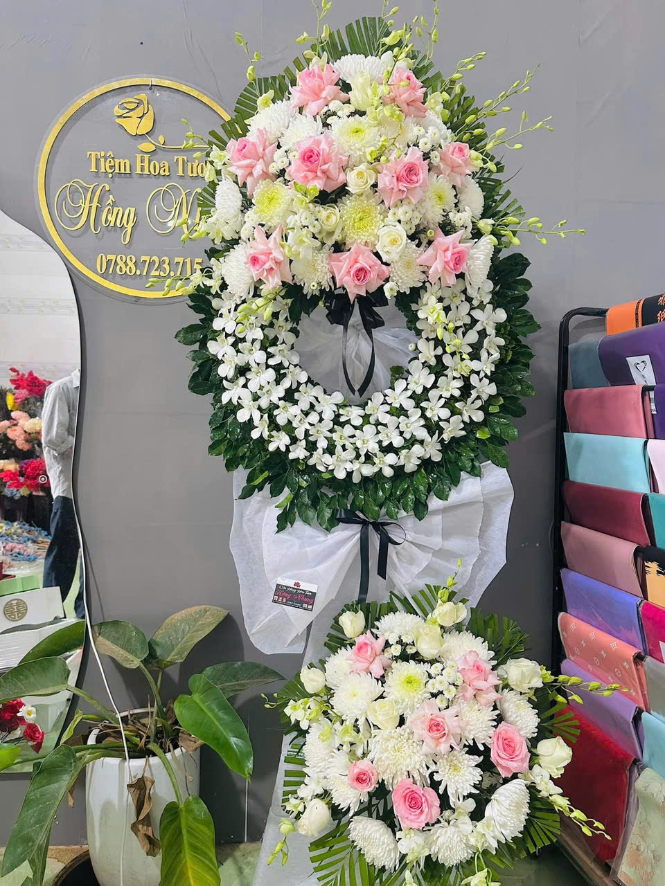 Kệ hoa kính viếng E027