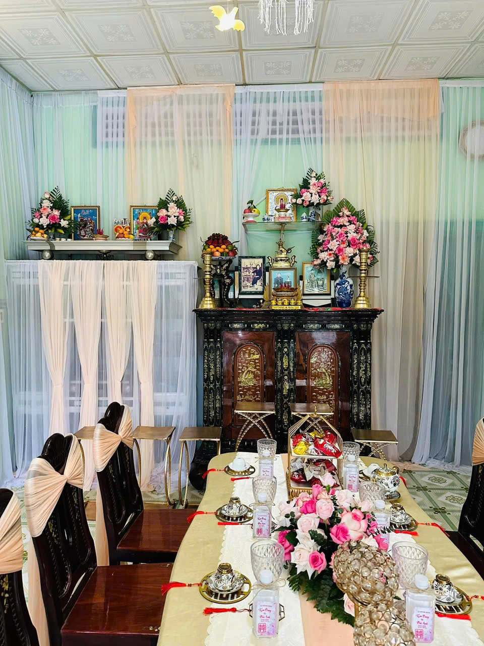 Trang trí hoa tươi gia tiên H015