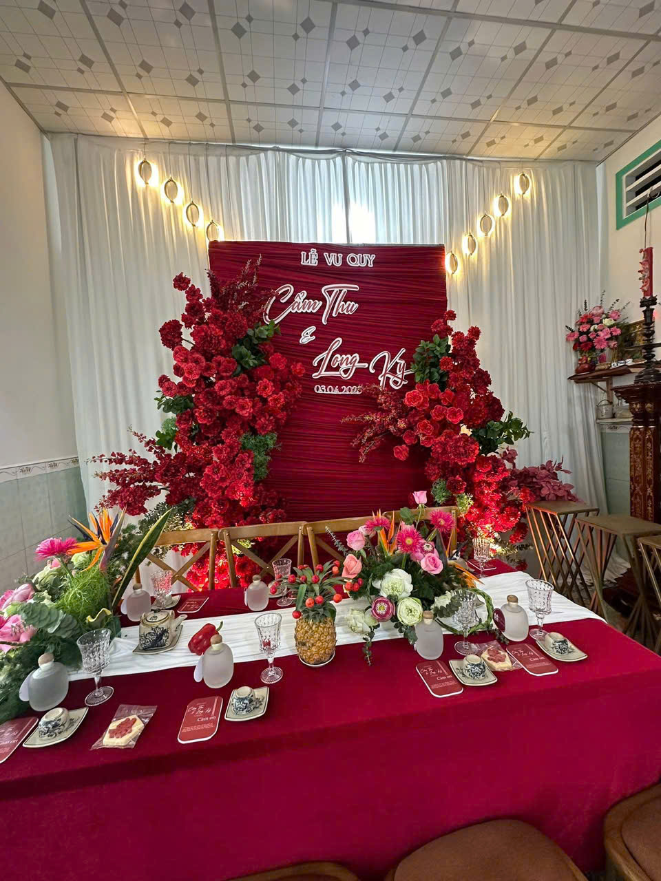 Trang trí hoa tươi gia tiên H018