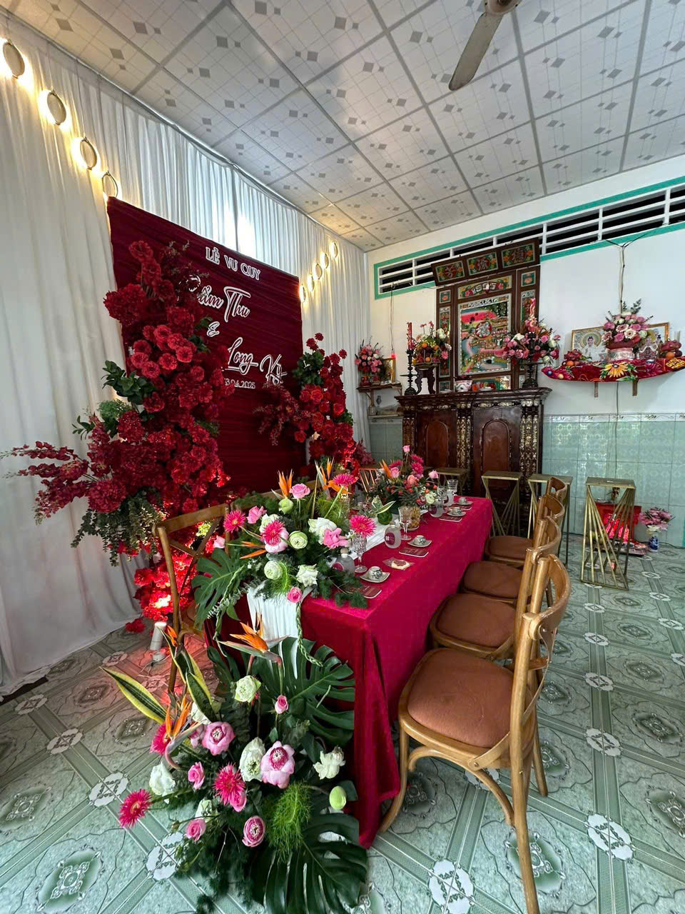 Trang trí hoa tươi gia tiên H021