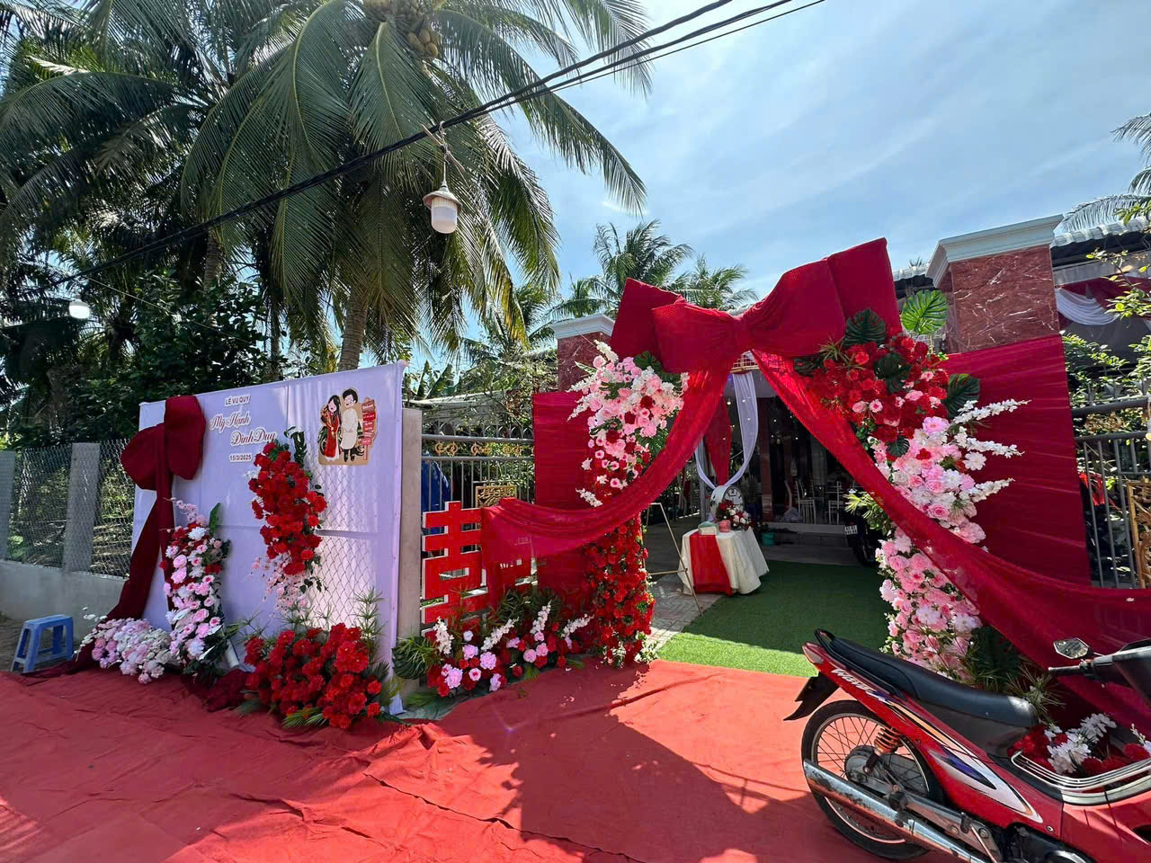 Trang trí hoa tươi gia tiên H023