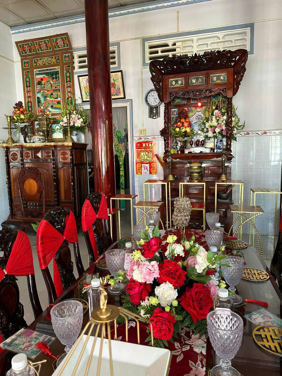 Trang trí hoa tươi gia tiên H024
