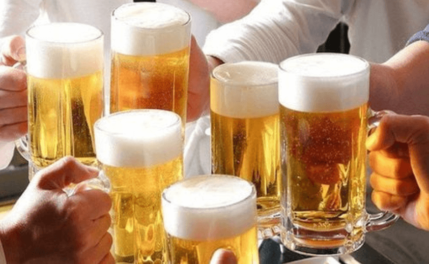 Đau dạ dày có uống bia được không? Giải đáp từ chuyên gia