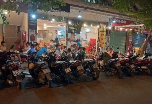 Bia Hơi Hà Nội Mộc Thủy Quán
