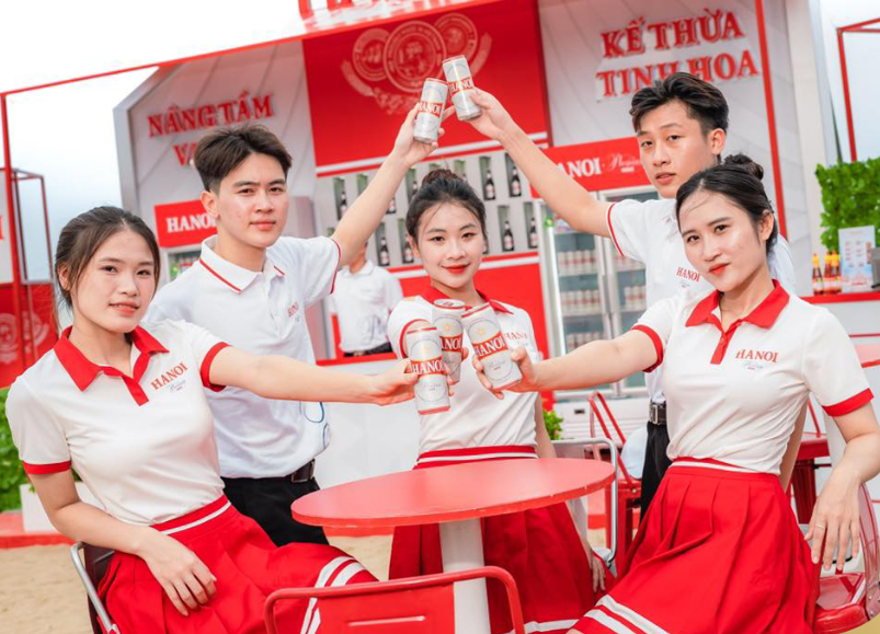 Cho mượn vỏ bom/keg, cung cấp khay, cốc, áo miễn phí