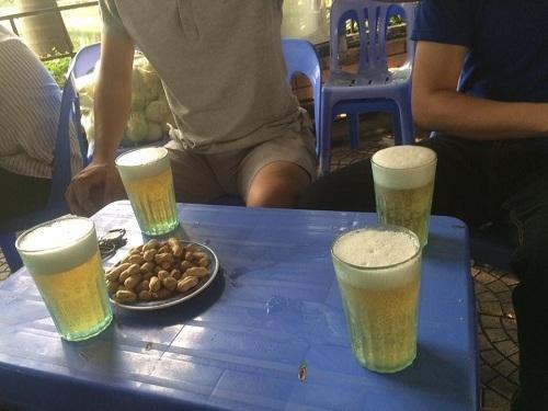 Hình ảnh bia hơi hà nội đừng để biến tướng xấu đi