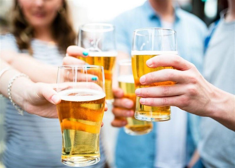 Uống bia đi tiểu ít tốt hay xấu