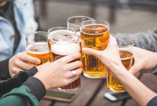 Uống bia như thế nào để tránh bị tim đập nhanh?
