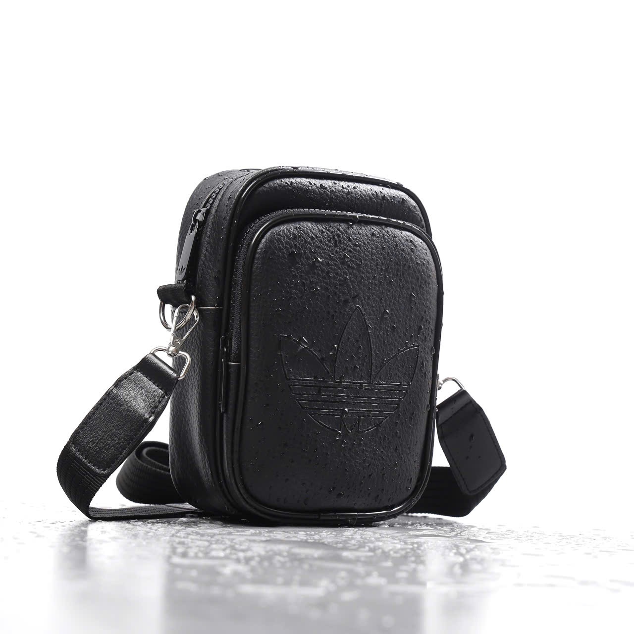 Túi đeo chéo Adidas đứng TUI050425-01