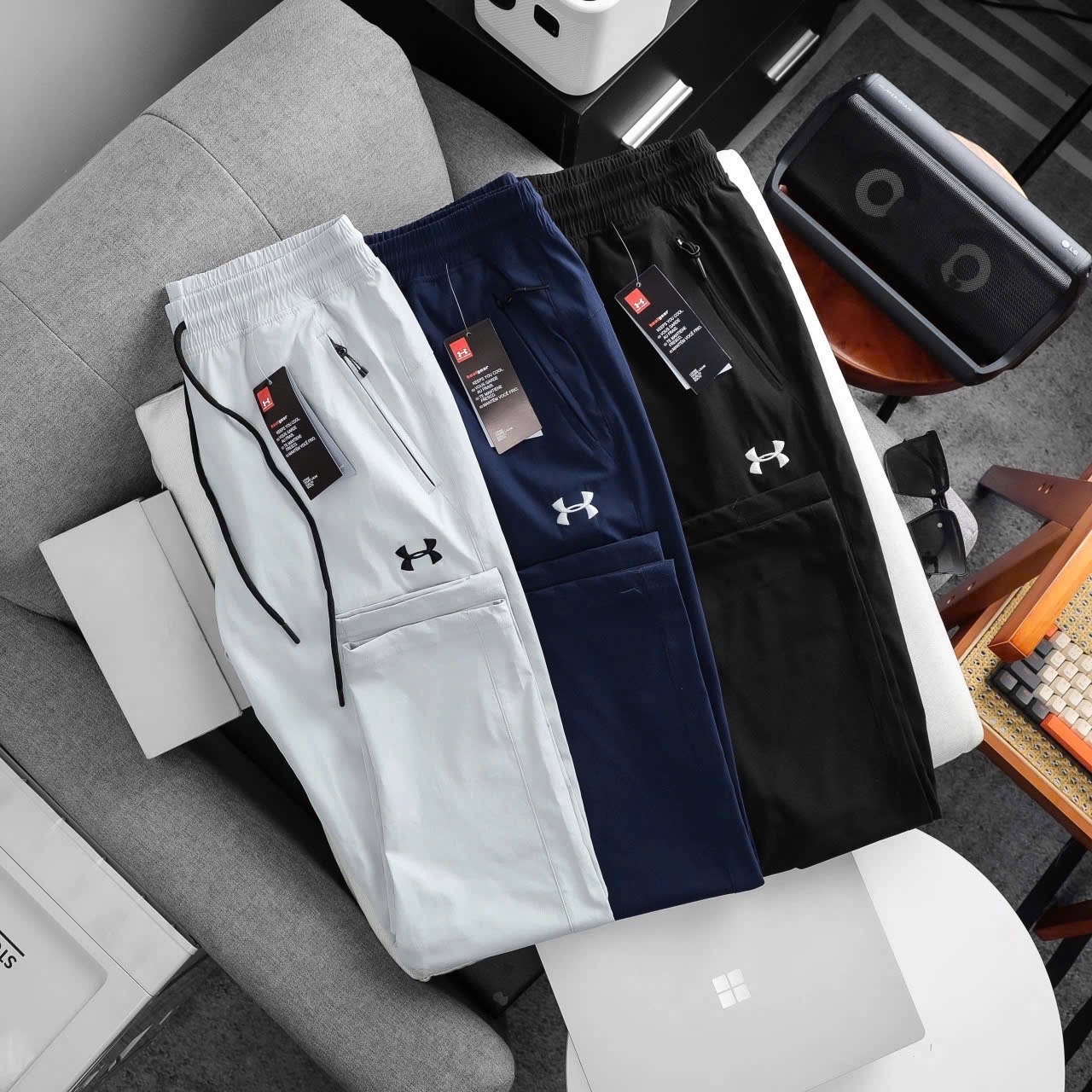 Quần gió nam Under QGN041125-02