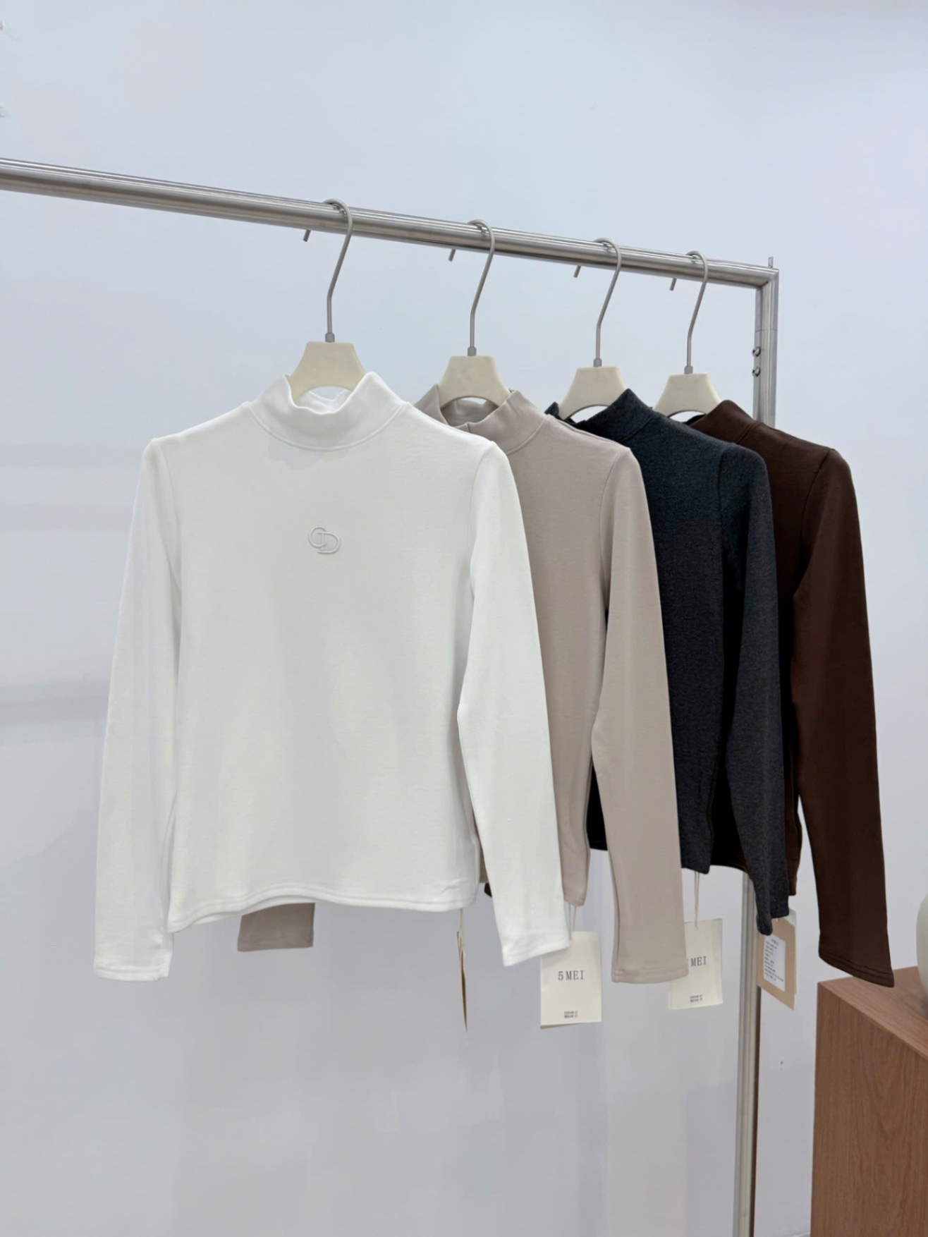 Áo thun nữ cổ 5p AT071125-02