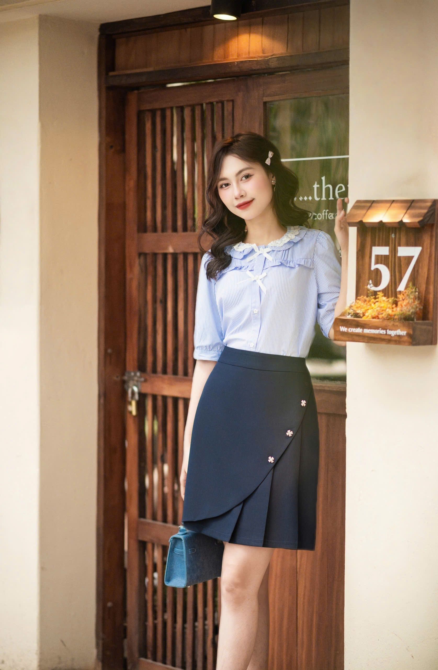CV2438 - Chân váy vạt chéo xếp li dáng ngắn
