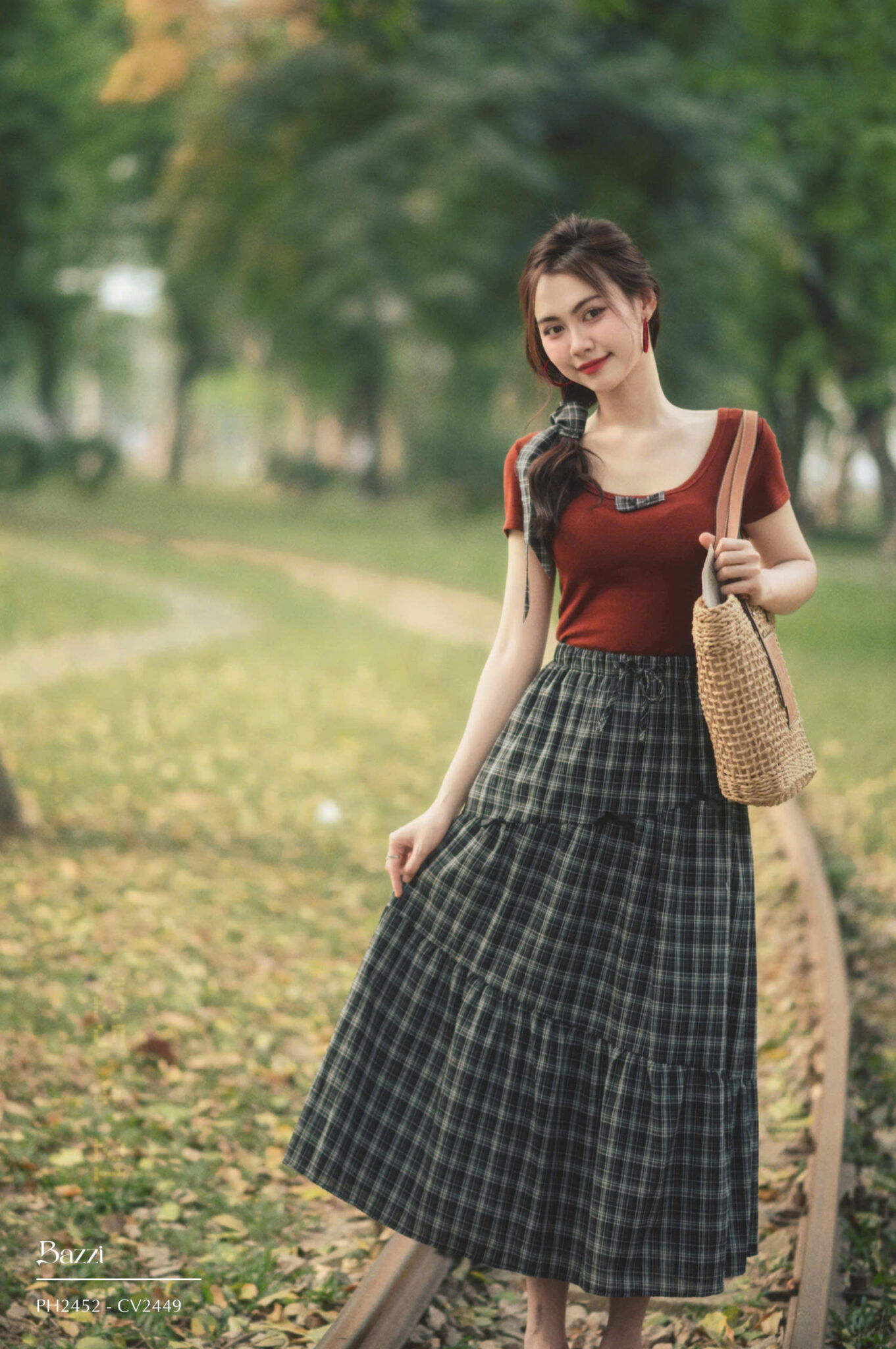 PH2452 - Áo phông trơn đính nơ caro
