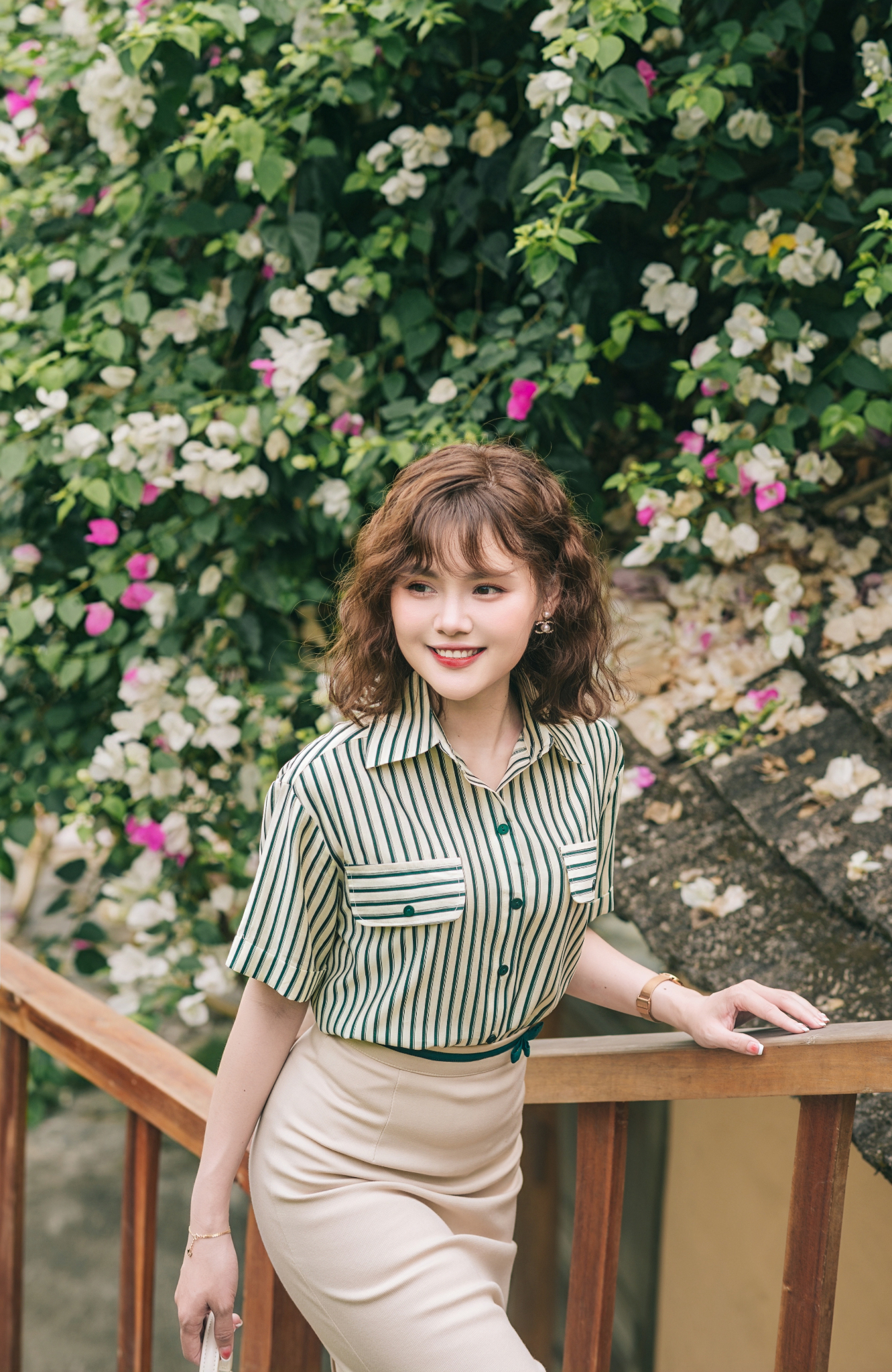 SM2347 - Sơ mi cổ đứng nẹp túi ngắn tay