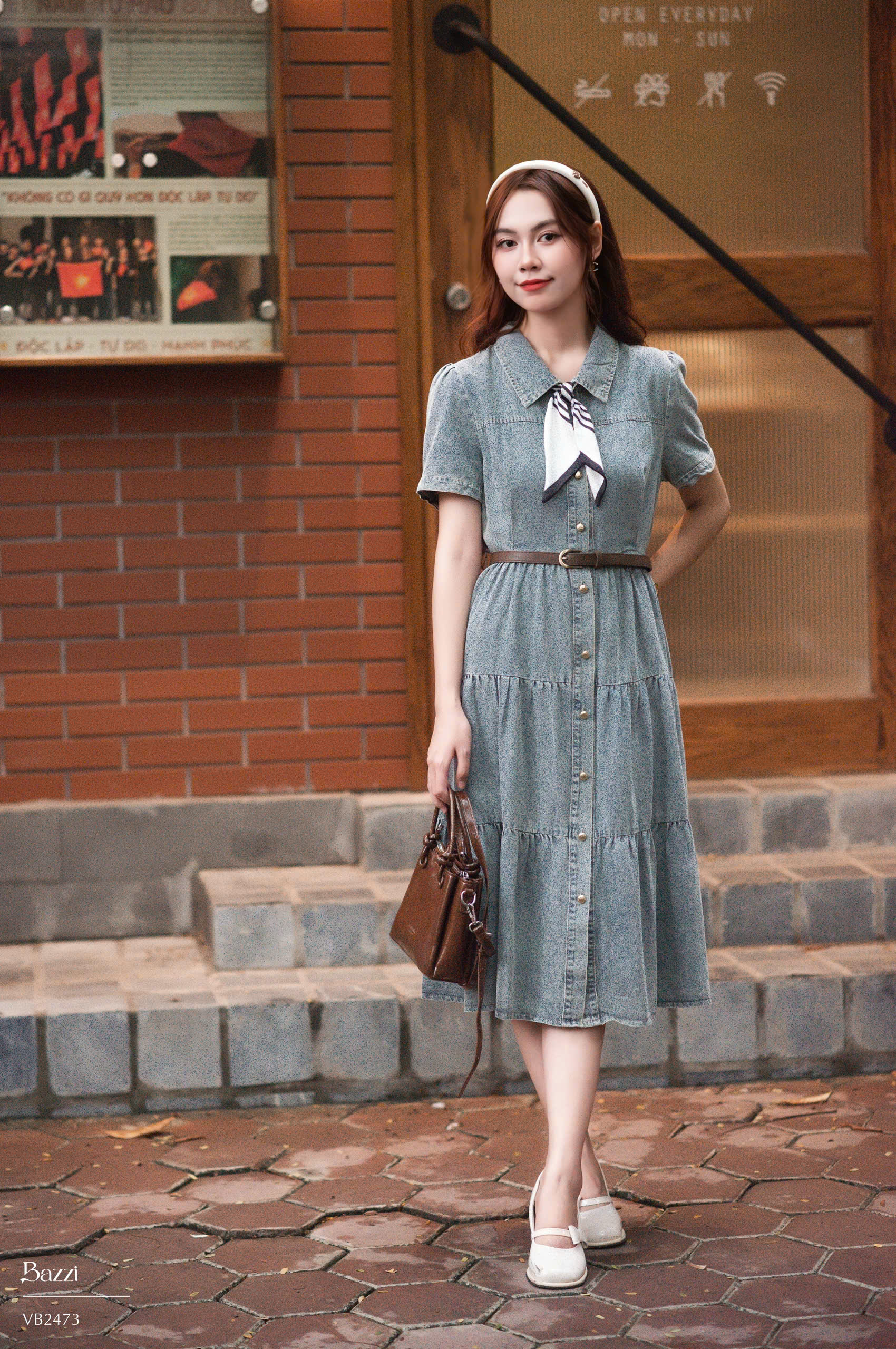 VB2473 - Váy bò cổ đức ngắn tay dáng xoè (kèm khăn+ đai)