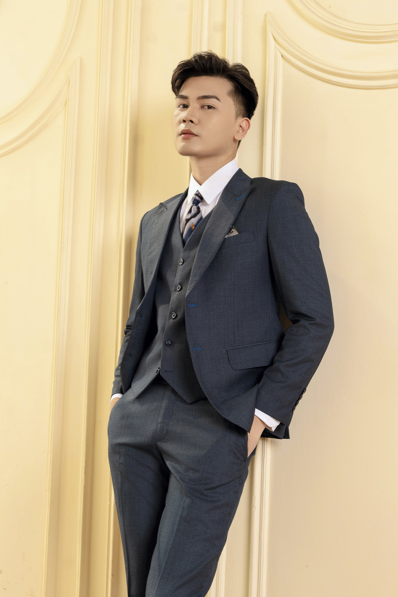 Bộ suit 2 khuy EAB 209