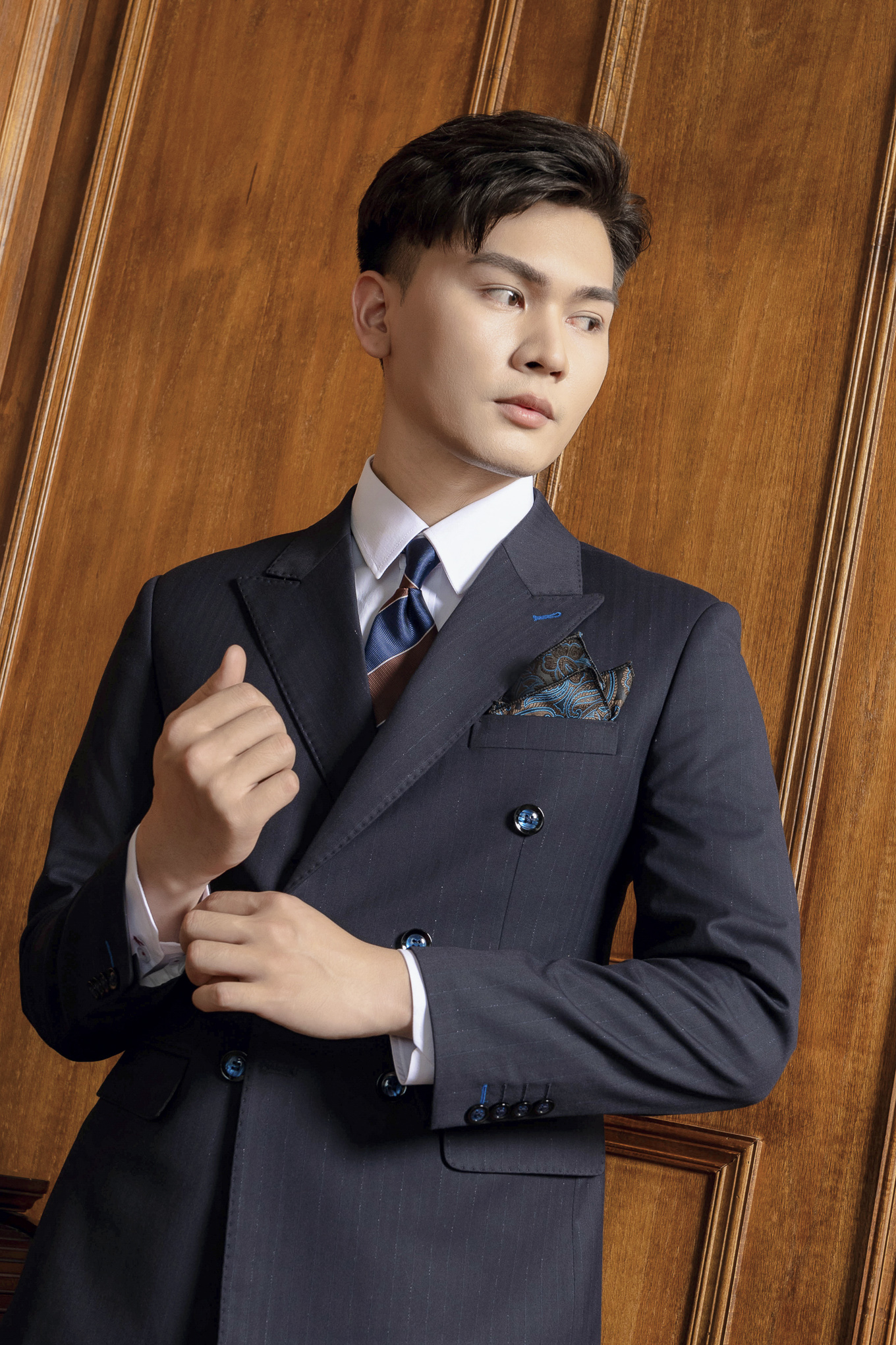 Bộ suit 6 khuy EAB 605