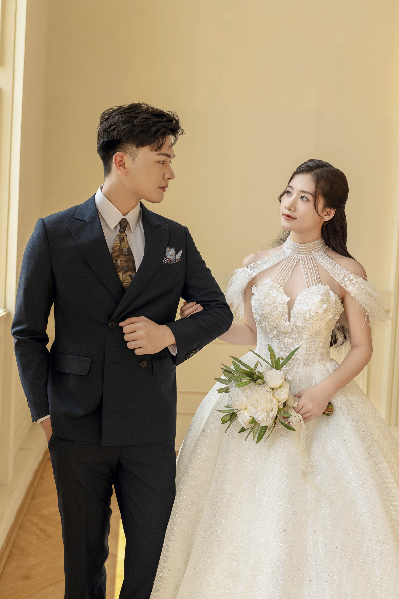Bộ suit 6 khuy EAB 606