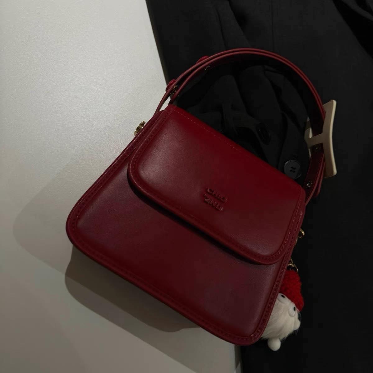 Chio 2nd Red Square Lady Handlebag