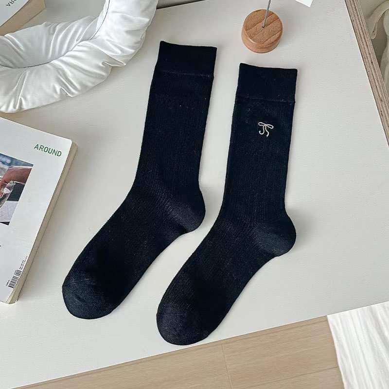 Tất lưới thêu nơ