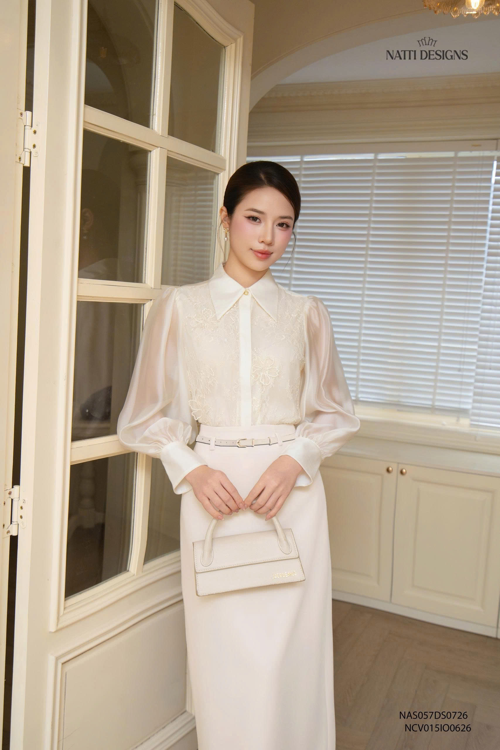 Áo Sơ Mi Ren Hoa Nổi 3D