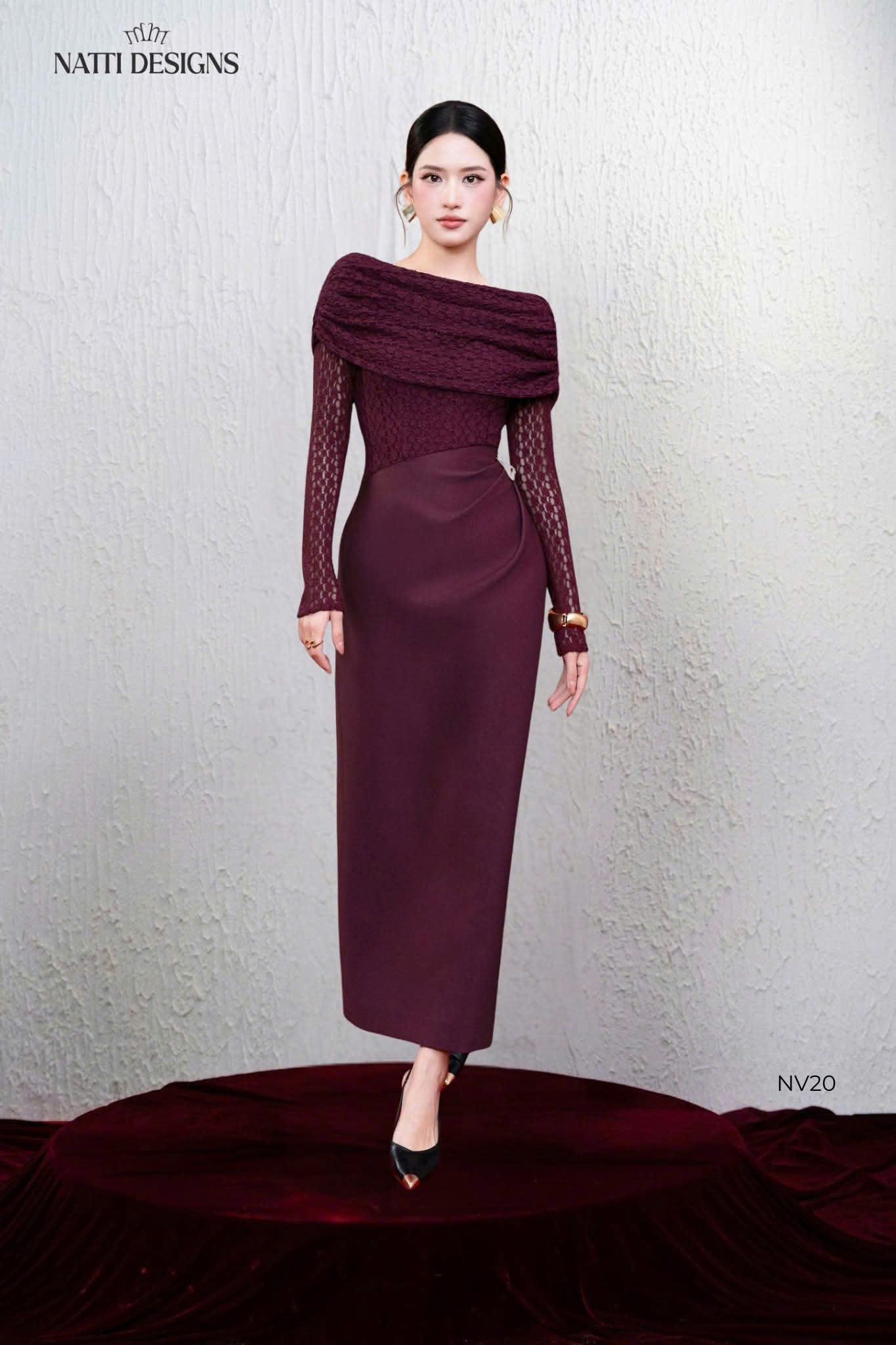 Váy phối ren