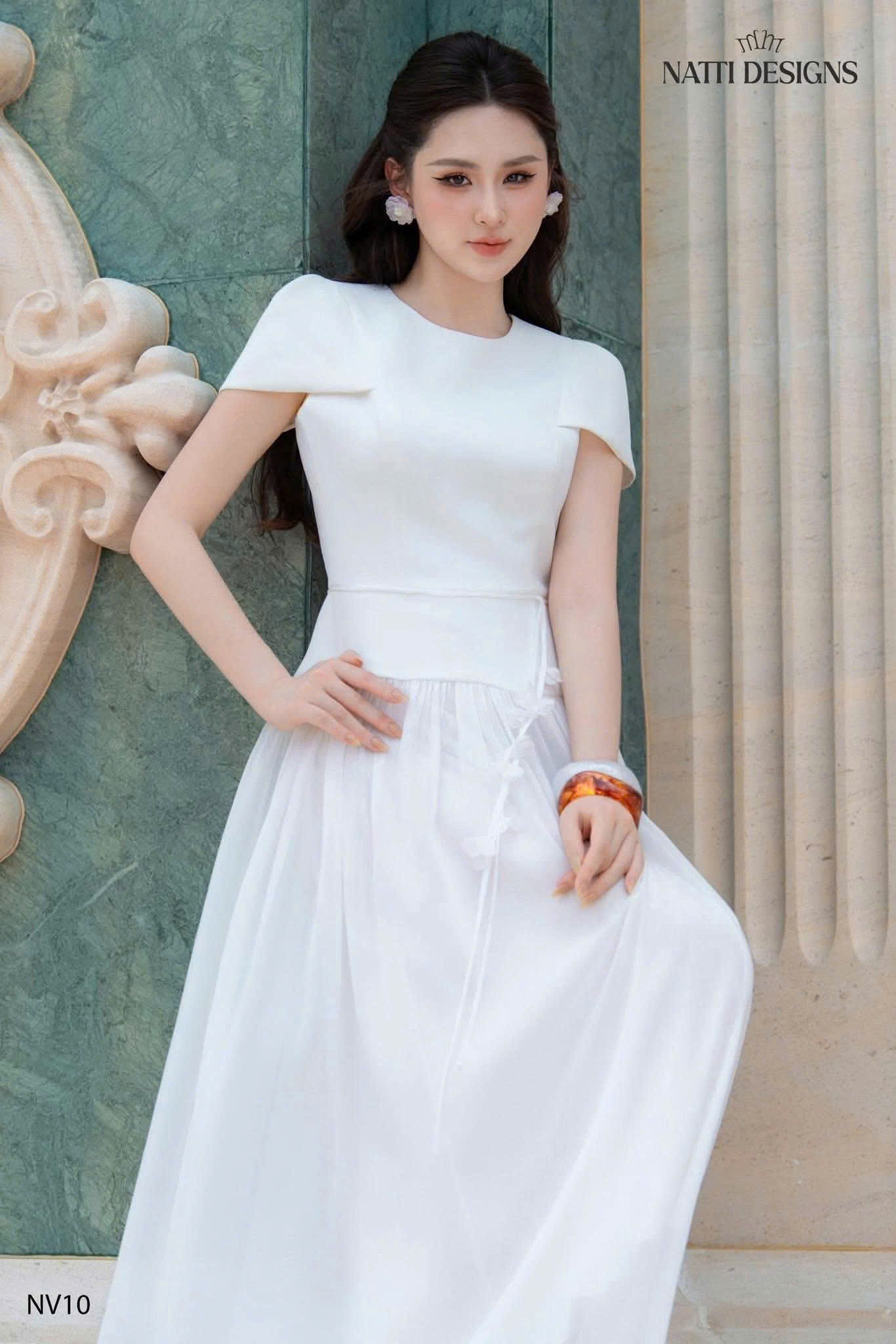 Váy phối tơ dây hoa