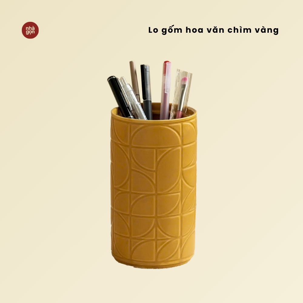 Lọ gốm hoa văn chìm vàng