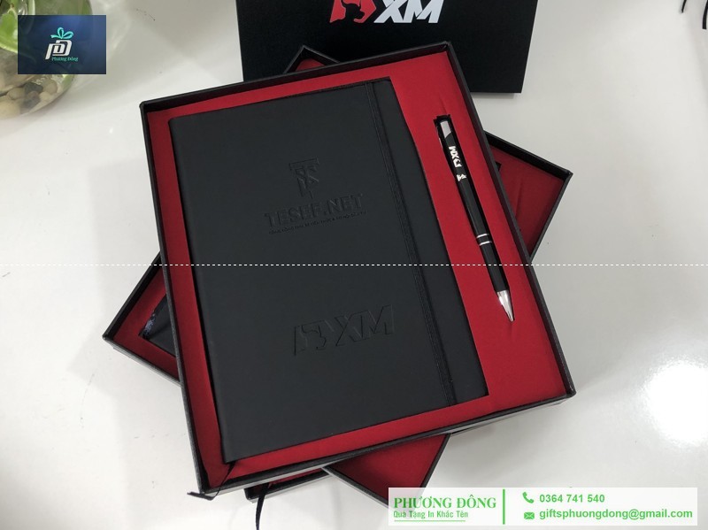 Bộ Giftset Sự Kiện ( Sổ dán gáy + Bút Kim Loại ) In Logo