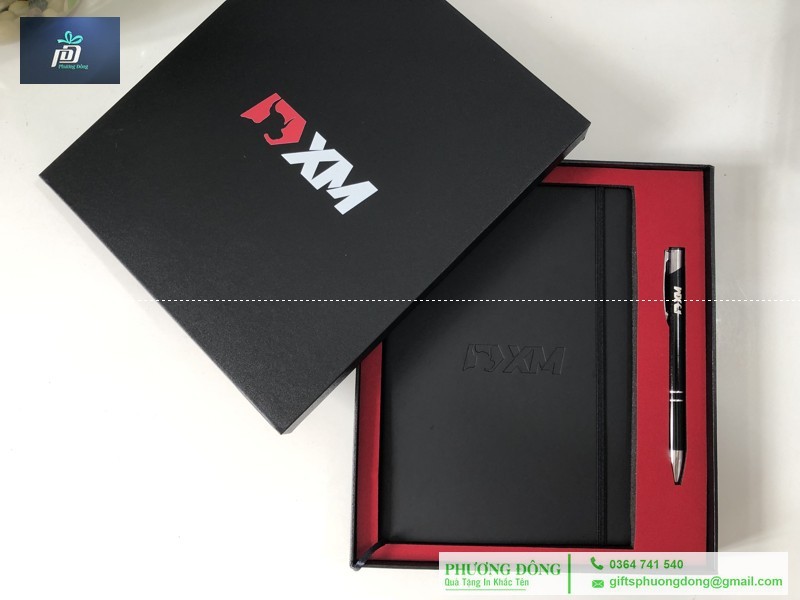 Bộ Giftset Sự Kiện ( Sổ dán gáy + Bút Kim Loại ) In Logo