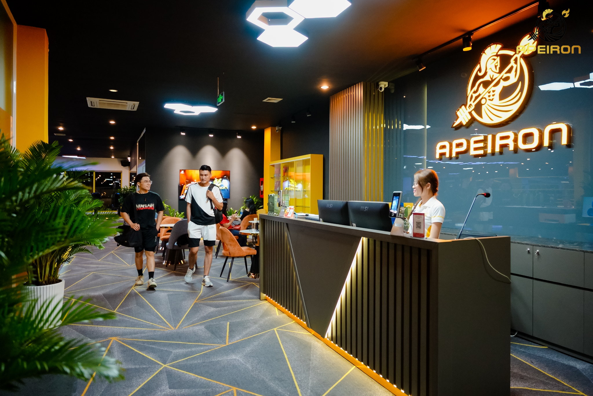 VỀ APEIRON