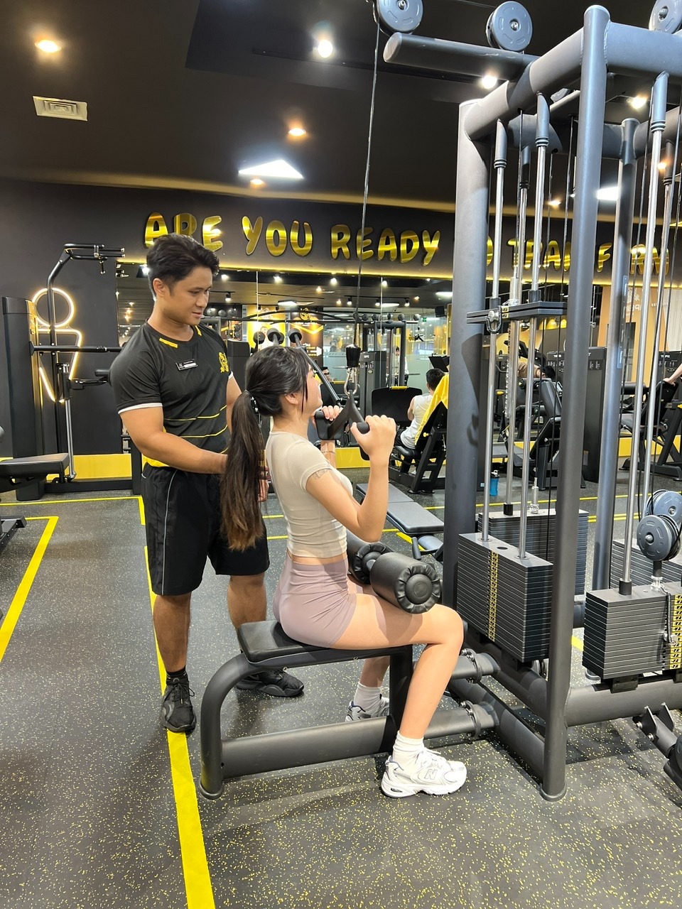 PERSONAL TRAINER