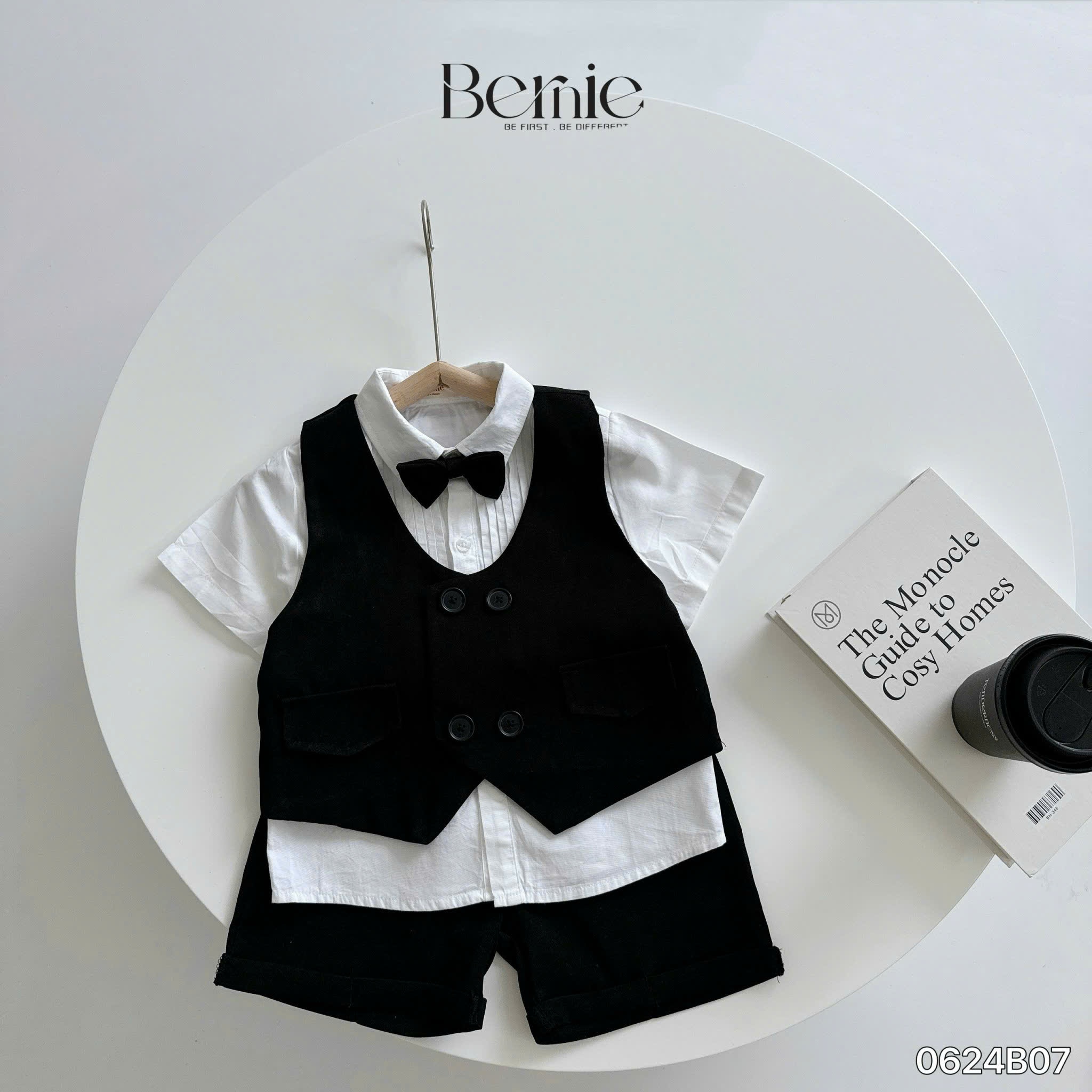 Bộ cộc vest bé trai 4 chi tiết Bernie Mã 0624B07