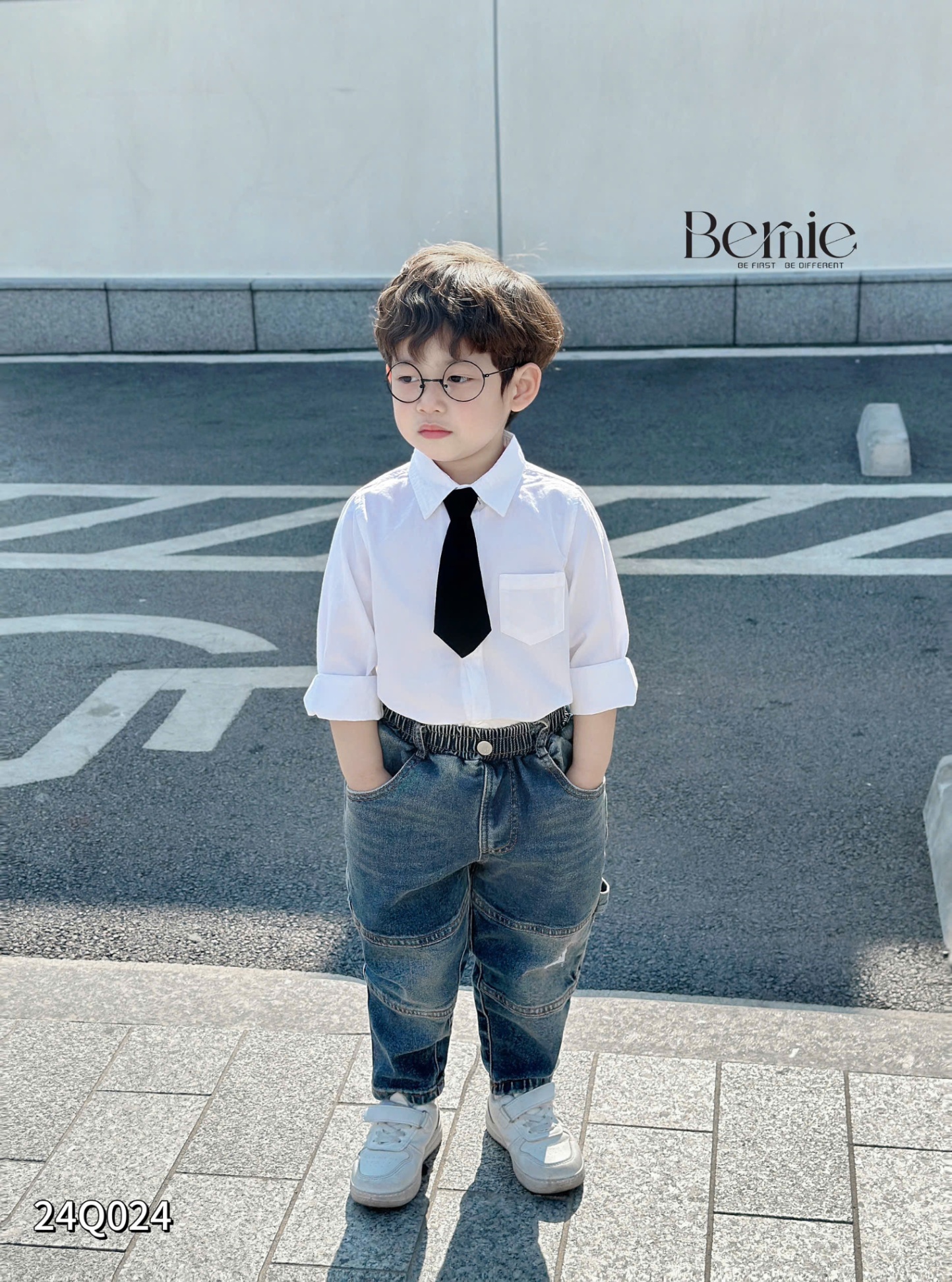 Quần Jeans Bé Trai BERNIE Xanh mài họa tiết Mã 24Q024