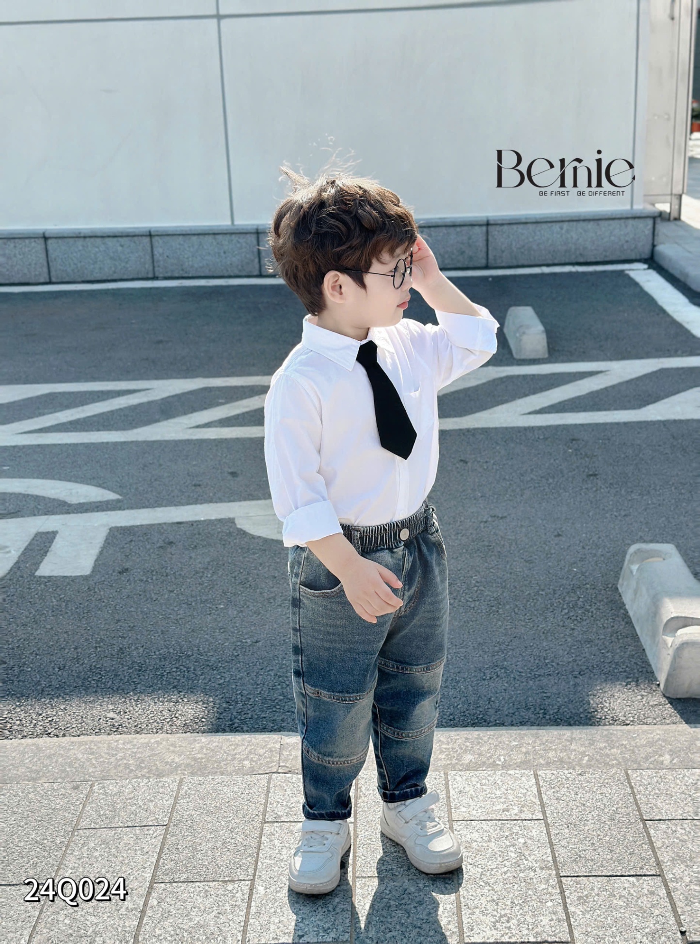 Quần Jeans Bé Trai BERNIE Xanh mài họa tiết Mã 24Q024