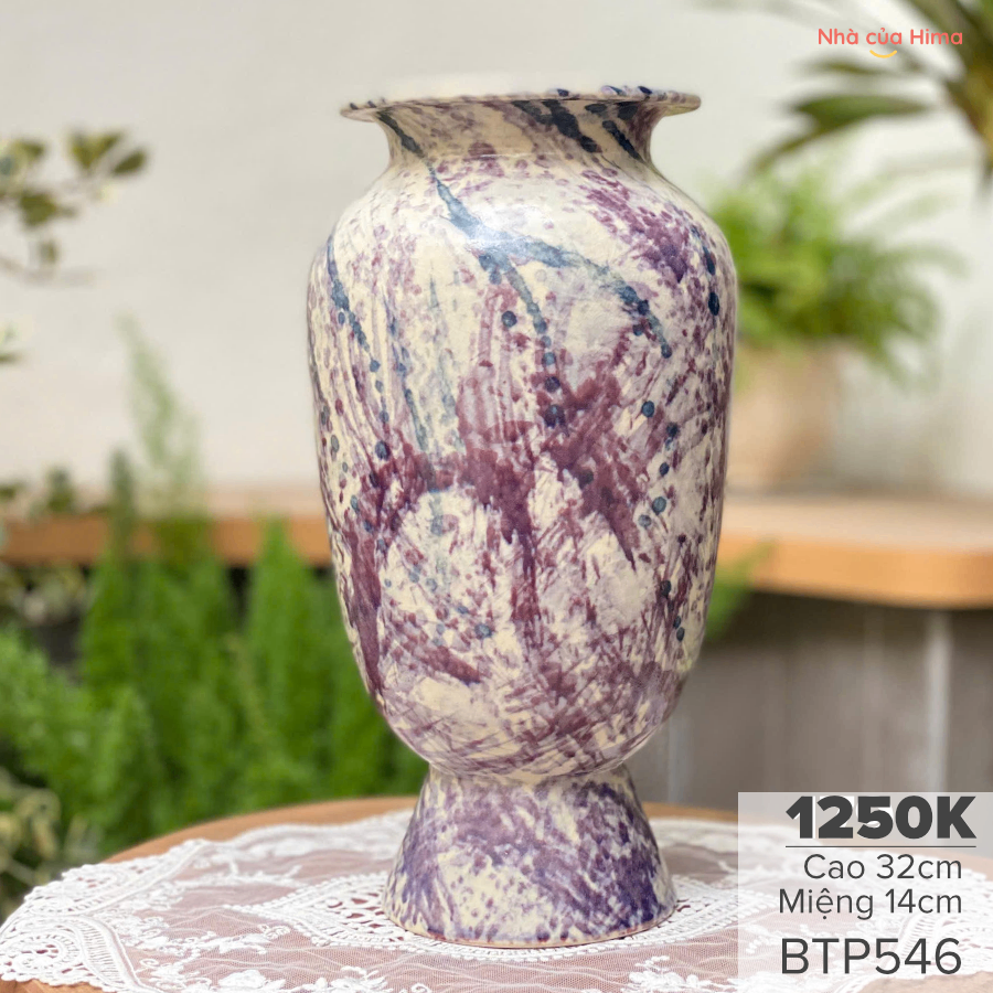 Bình gốm vuốt và vẽ tay bởi nghệ nhân Bát Tràng BTP546