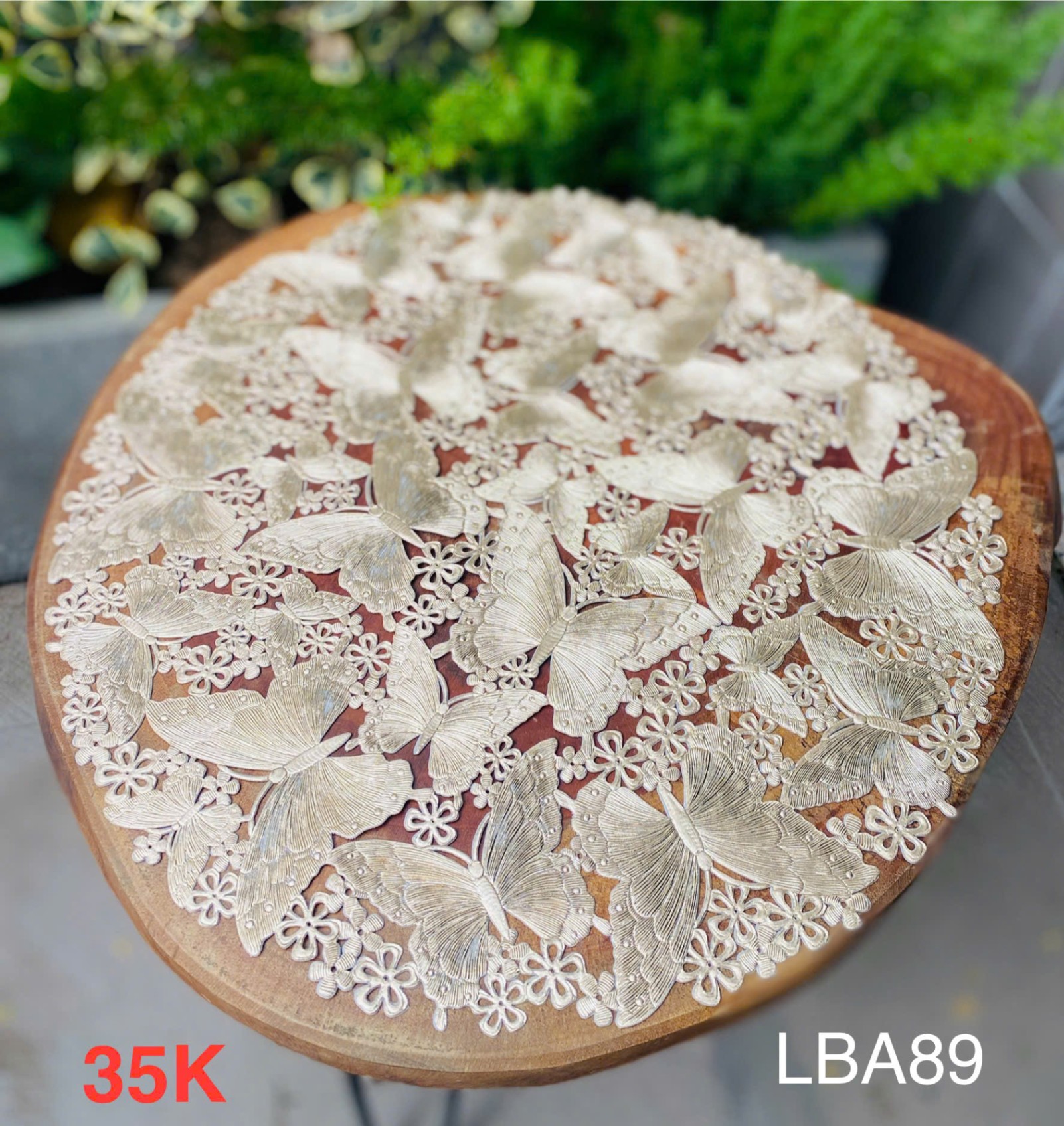 Lót bàn ăn tròn màu vàng hình bướm LBA89