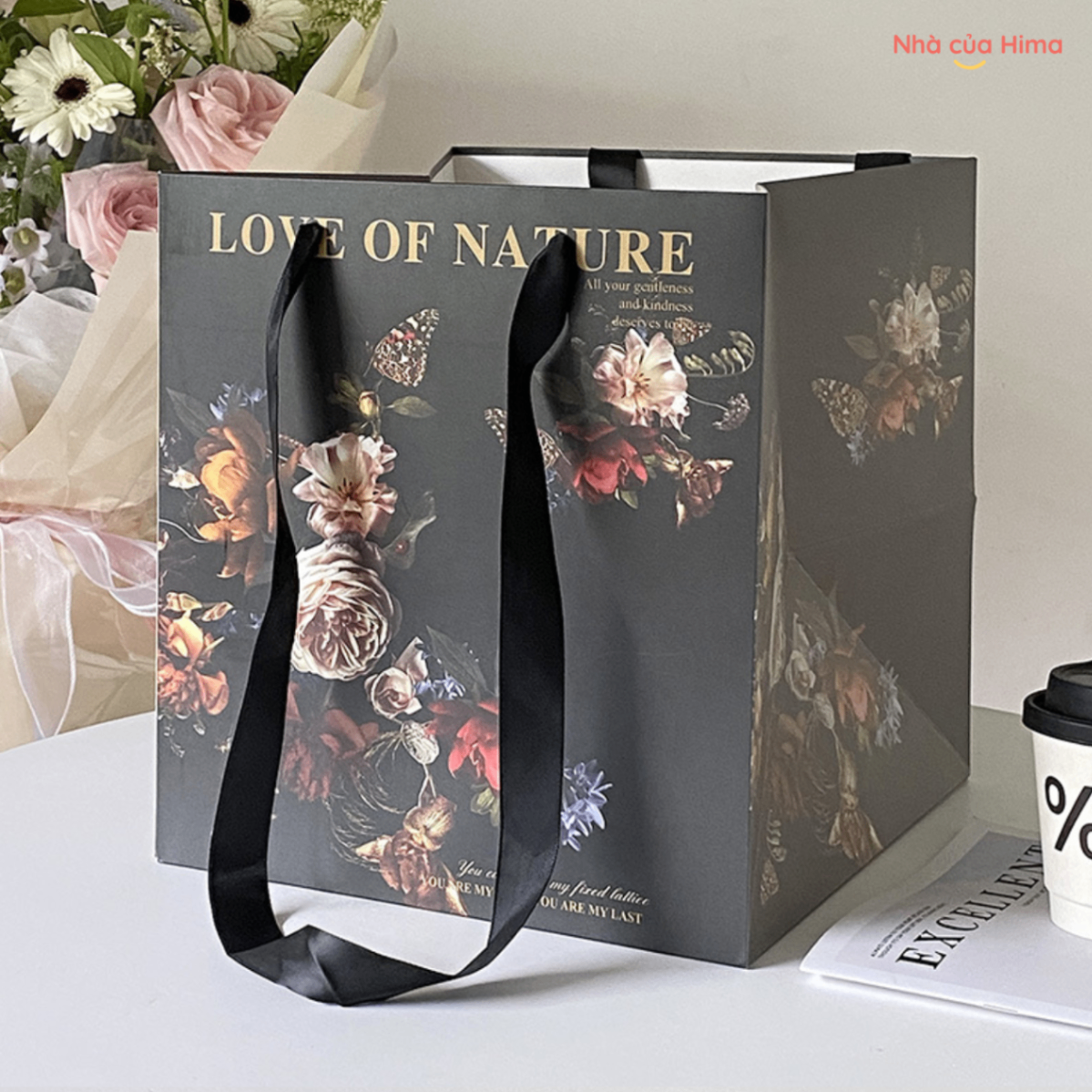 Túi đựng quà hình vuông 25*25*25cm vẽ tranh sơn dầu hoa hồng trên nền đen
