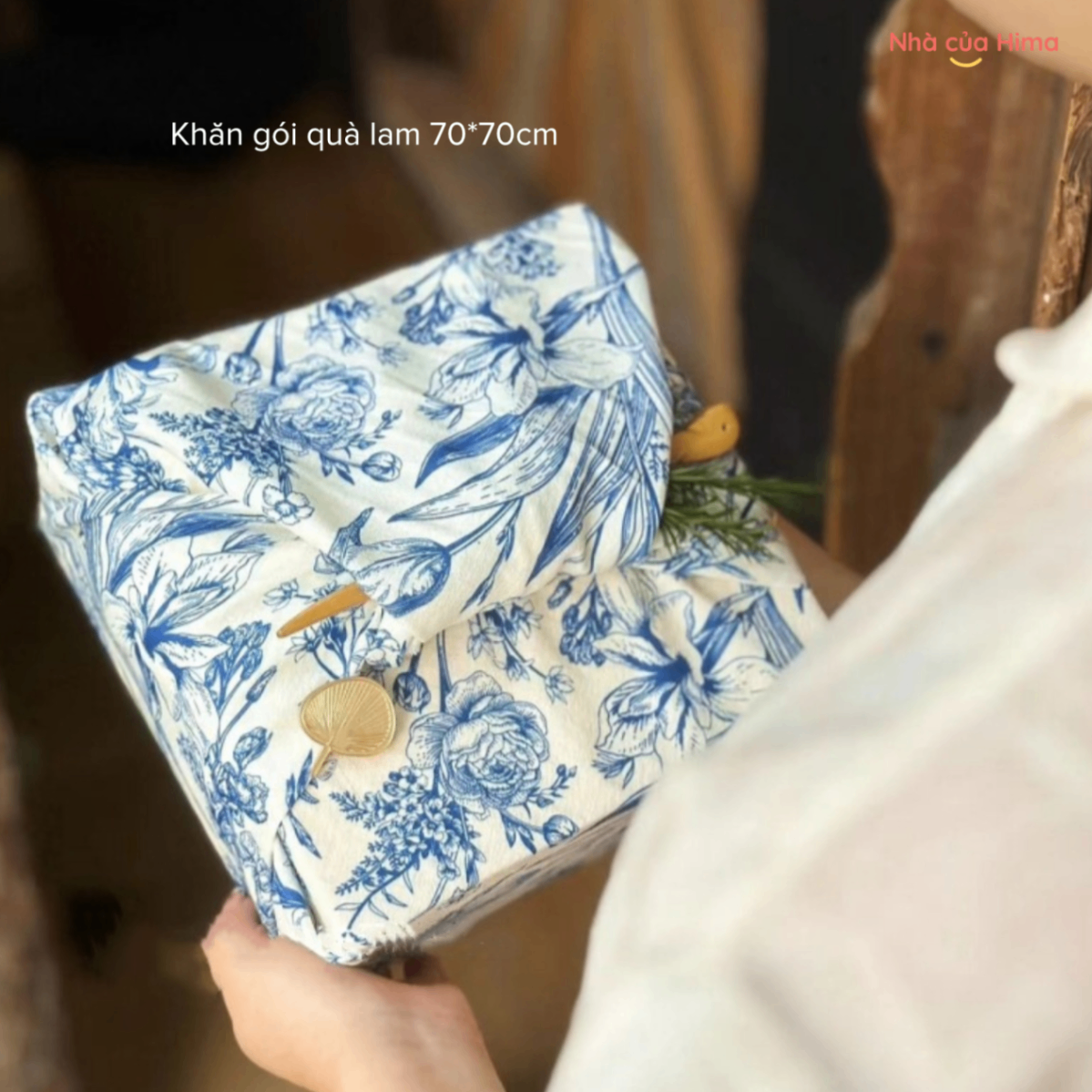 Khăn vải vuông 70*70cm hoạ tiết xanh lam trên nền trắng phong cách vintage