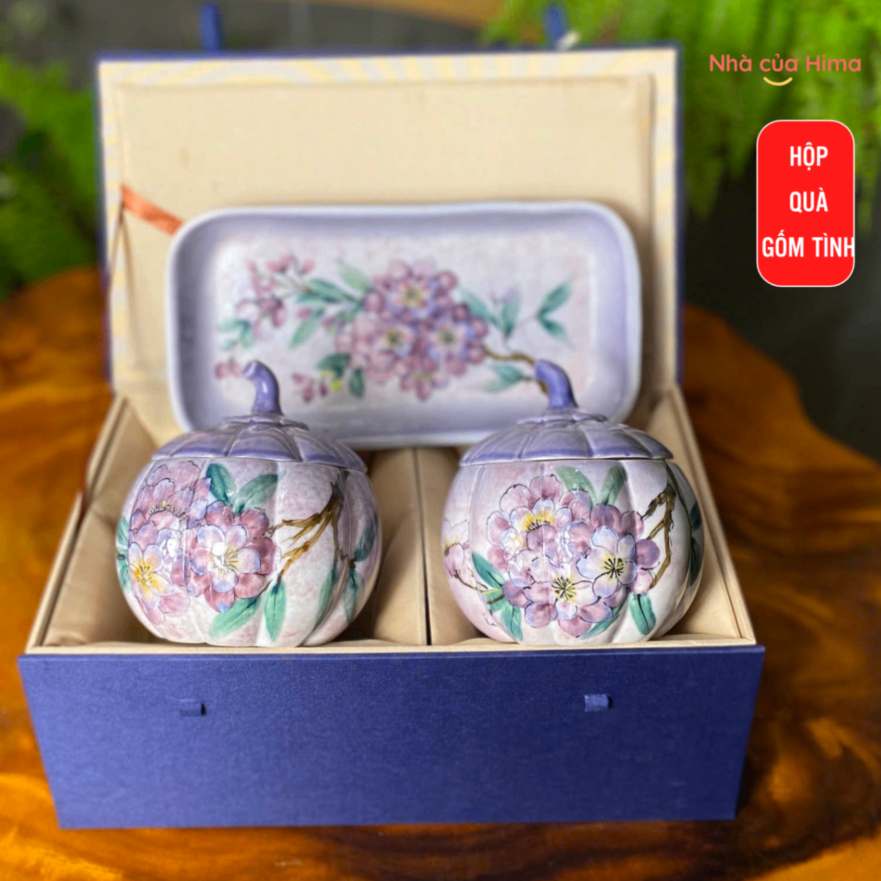 Set 2 hũ mứt 300ml quả bí + 1 khay mứt hoa trà nền tím vẽ tay (kèm hộp quà tặng)