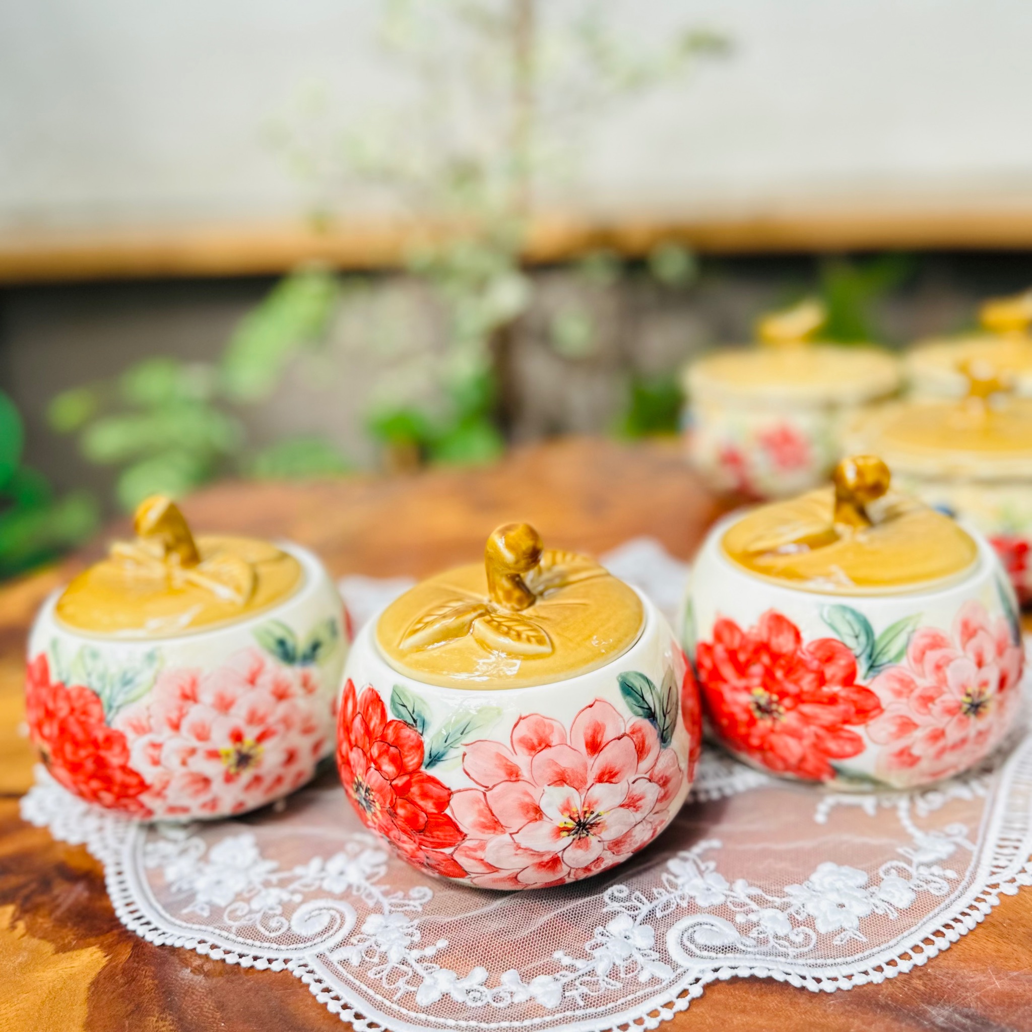 Set 3 hũ mứt 300ml quả táo hoa trà vẽ tay (bán lẻ)