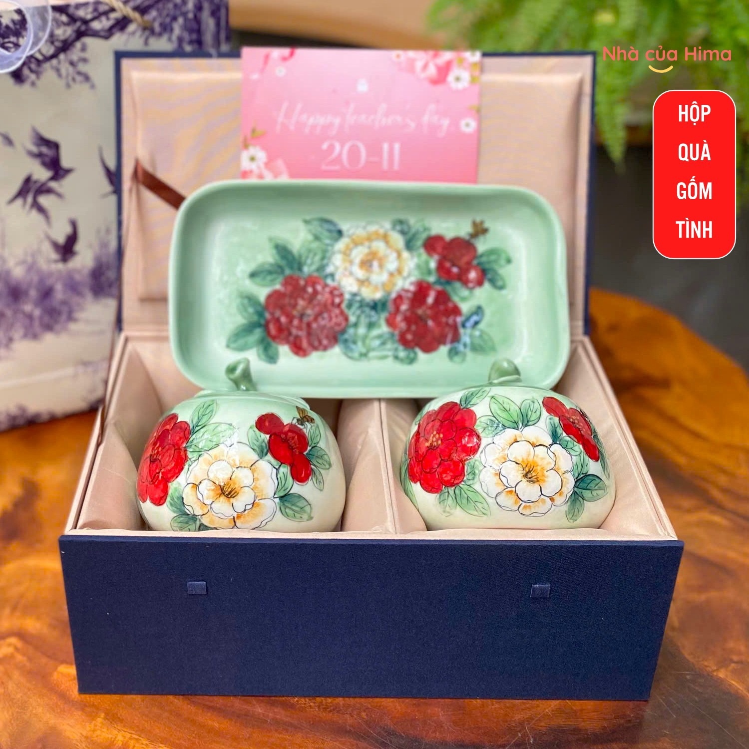 Set 2 hũ mứt 300ml dáng quả táo + 1 khay mứt nền xanh hoa trà vẽ tay (kèm hộp quà tặng)