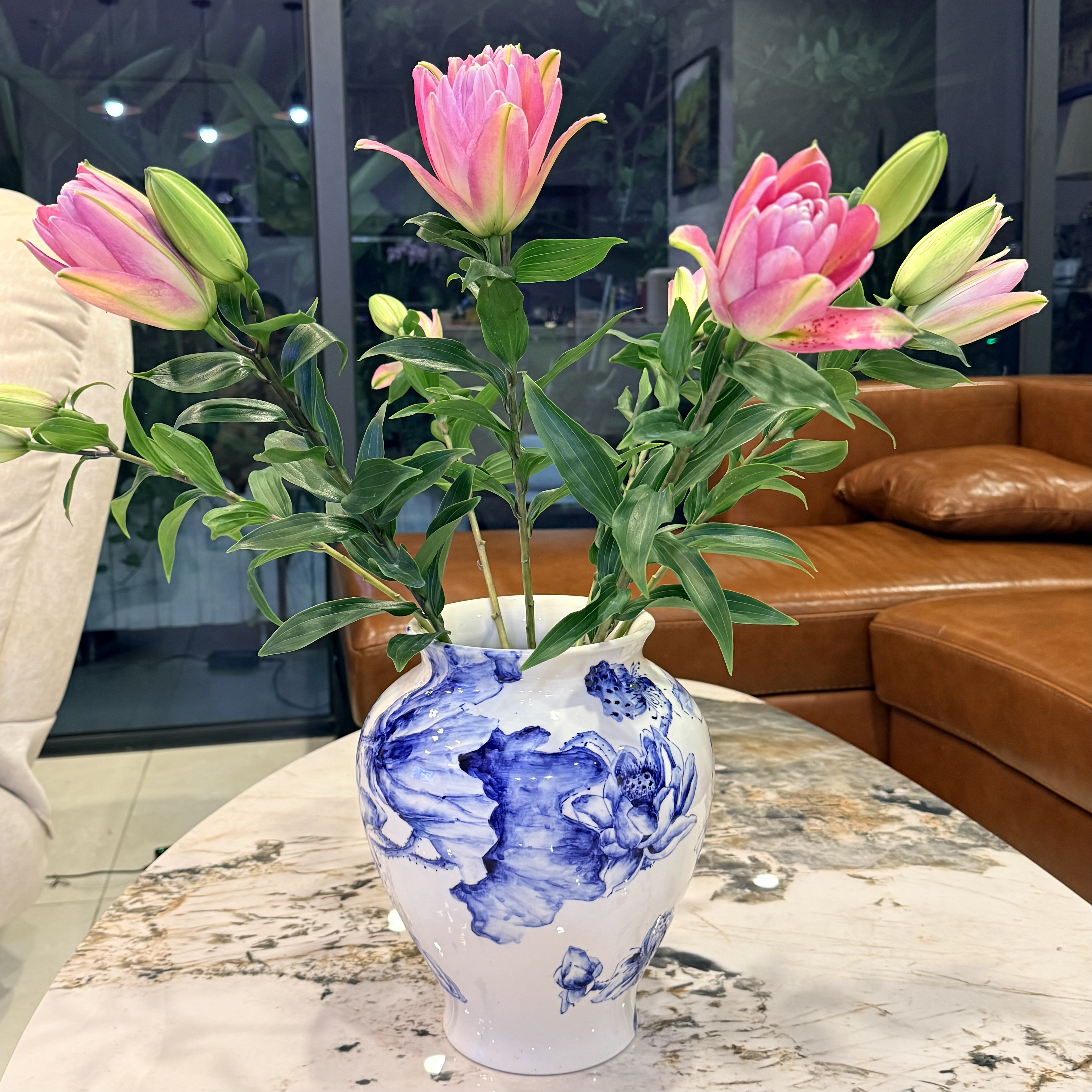 Bình hoa gốm Phong vuốt tay lam trên đất trắng BTP2026.22 (cao 26cm; miệng 16cm)