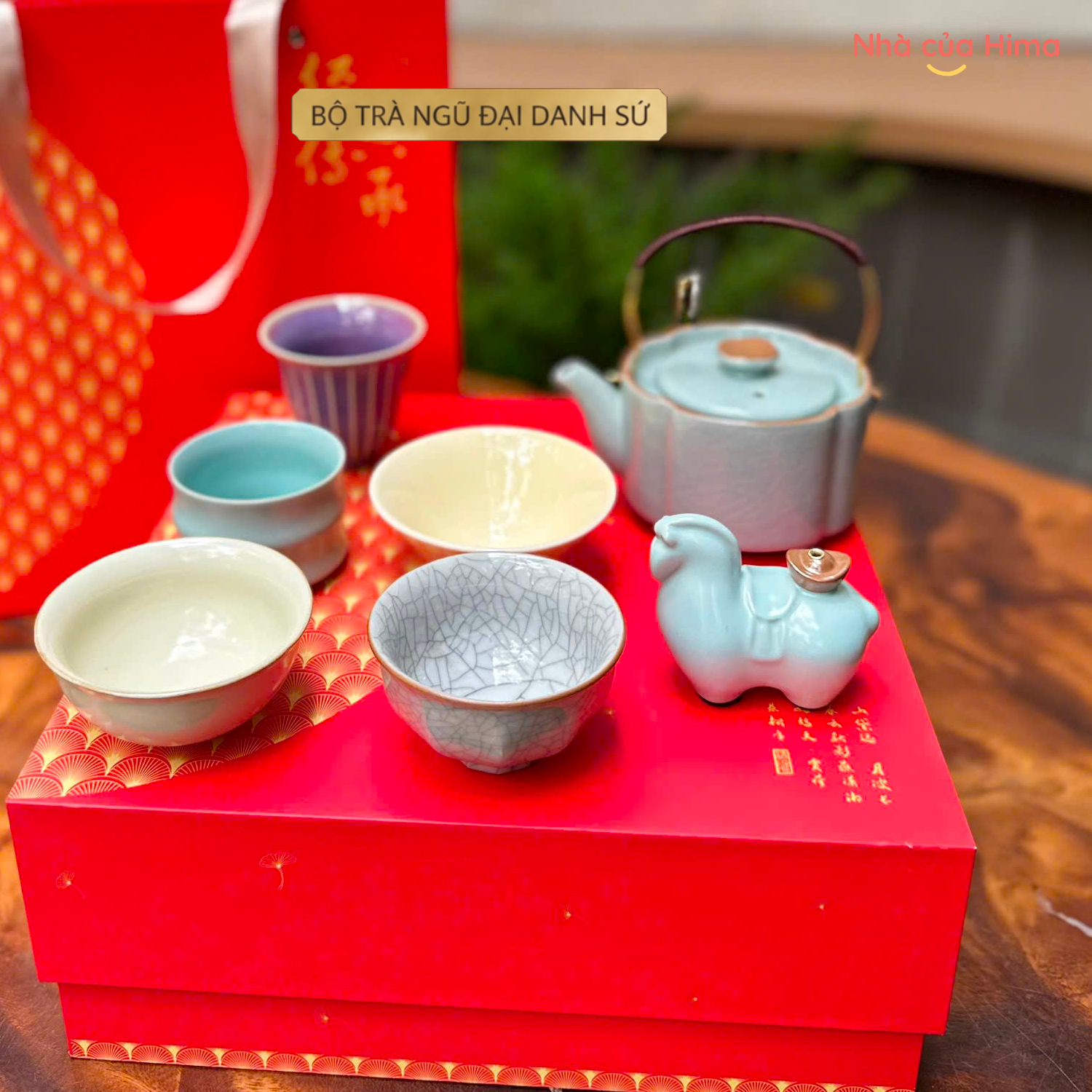 Bộ ấm trà ngũ đại danh sứ kèm ngựa
